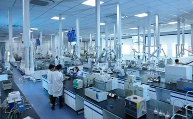 龍?bào)淳G色新材料 以技術(shù)創(chuàng)新為引擎，鋪就新能源產(chǎn)業(yè)高質(zhì)量發(fā)展之路