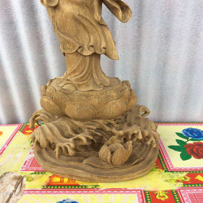 匠心獨運，禪意盎然——海南沉香木蓮花觀音根雕批發